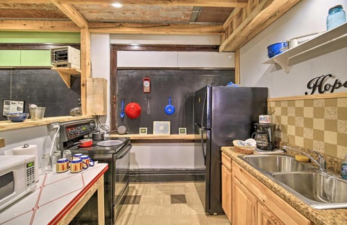 Wilcoe Apartamento | Unique Old Schoolhouse ATV Retreat in WV!