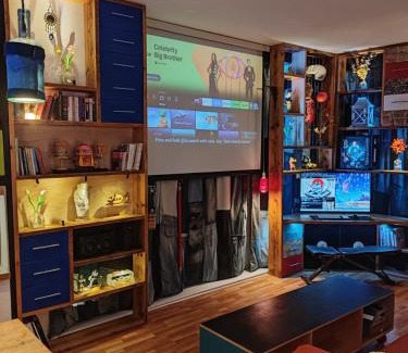Lewisham Apartamento | Unique Penthouse with Home Cinema, Panoramic Views & Eco-Chic Design