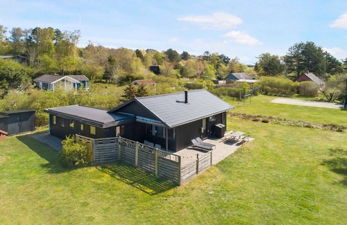Hoensinge Casa | Unique place with tennis court for the active