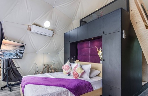 Lago Vista Complejo | Unique & Plush Eco-Glamping Resort in TX Hill country!