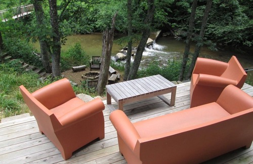 Lansing Cabina | Molino histórico restaurado único con luces de lujo, Creekside, WIFI, Smart TV, fogata, pesca