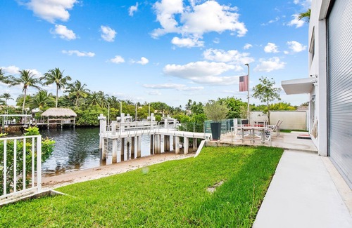 Deerfield Beach Apartamento | Unique Retreat - Unit E: Rustic 3rd-floor Hideaway