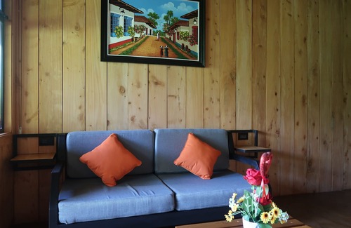 Monterrey Cabina | Unique Romantic Cabin With hot tub Surrounded by Forest