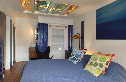 Amsterdam North Cama Y Desayuno | Unique room in former Bathhouse. Free parking