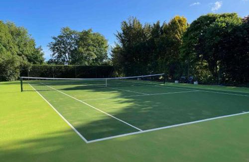 Merston Casa | Unique & Rural Child Friendly Annexe with Large Gardens, Games & Tennis Court - Chichester Holiday Properties