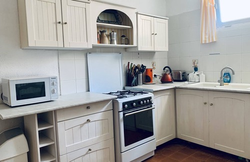 Bagnols-en-Foret Apartamento | Unique Secluded 1-bedroom apartment w/ pool