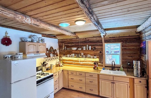 Joseph Cabina | Unique Secluded Cabin Getaway