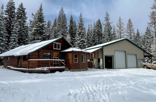 Joseph Cabina | Unique Secluded Cabin Getaway