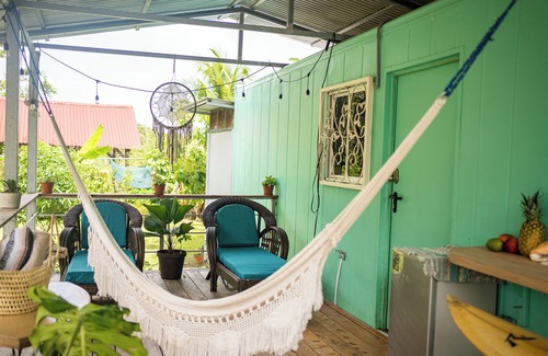 Matapalo Casa | Unique shipping container home only 2 minute walk to the beach