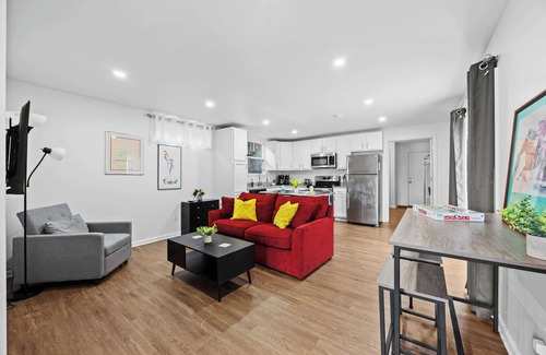 Phoenix Hill Apartamento | Unique Shipping Container Retreat: Four 1BR Units