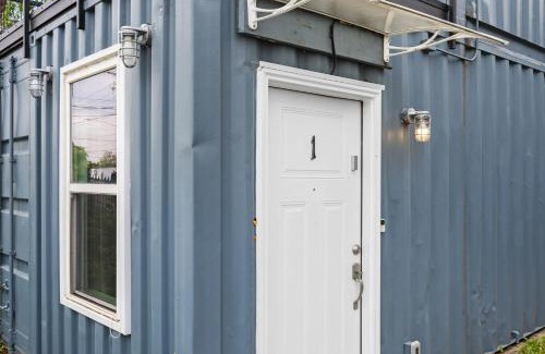 Phoenix Hill Apartamento | Unique Shipping Container Retreat: Six 1BR Units