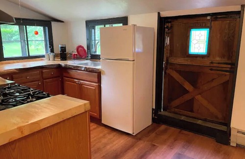Wardsboro Cabaña | Unique Ski cottage nestled between Mt. Snow & Stratton