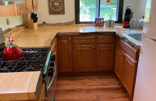 Wardsboro Cabaña | Unique Ski cottage nestled between Mt. Snow & Stratton