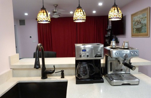 Williams Town Condominio | Unique Smart Condo Living, Hotel Quality