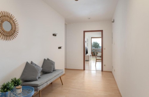 Schonach im Schwarzwald Apartamento | Unique: Sonnenverwöhnte 2 Zimmer Familienwohnung im Schwarzwald mit Netflix