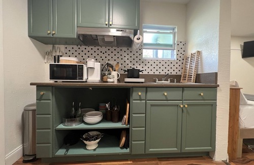 Bearss Plaza Casa | Unique Space with RV and Studio close to Busch Gardens and Zoo