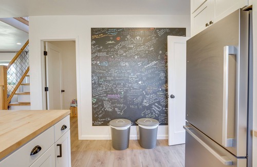 Alpine Casa | Unique Stay: Alpine 'Mariposa Farmhouse' w/ Views!