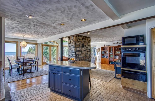 Prospect Harbor Casa | Stylish Oceanfront Home w/ Stunning Views Close to Acadia's Schoodic Peninsula!