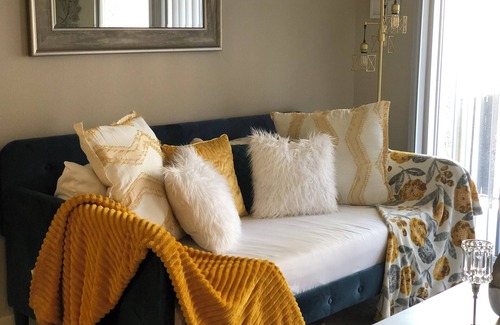 Simi Valley Apartamento | Unique Stylish Getaway in Simi Valley/LosAngeles