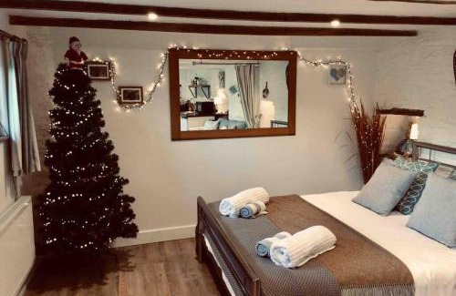 South Milton Casa | Unique Thatched Retreat near Salcombe and Beaches
