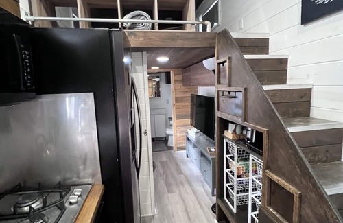 North Raleigh Casa | Unique Tiny Home Escape! Fully Equipped & Relaxing, Privacy-Fenced Outdoor Space