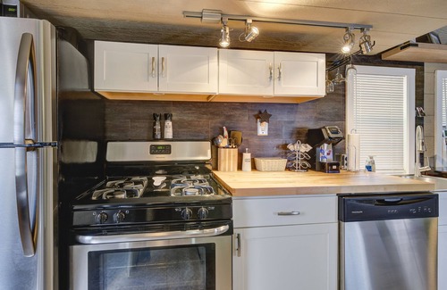 Bristol Casa | Unique tiny home just minutes from Bristol Motor Speedway