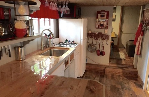 Bowling Green Casa | Unique tiny house in the heart of BG!