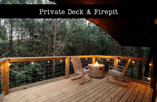 Branson Casa | Unique Treehouse Tent Ideal for Couples in Branson, Missouri