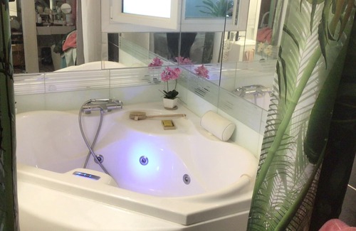 Chaville Apartamento | Unique view 15mn from Paris in safe and green neighborhood - spa and fiber wifi