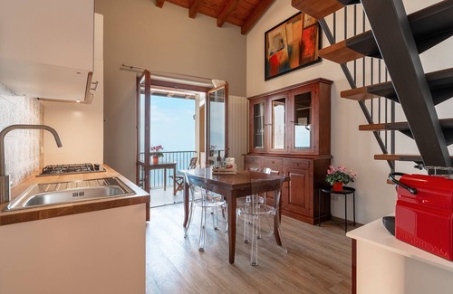 Levo Apartamento | Unique view over the Lake, charming house surrounded by nature