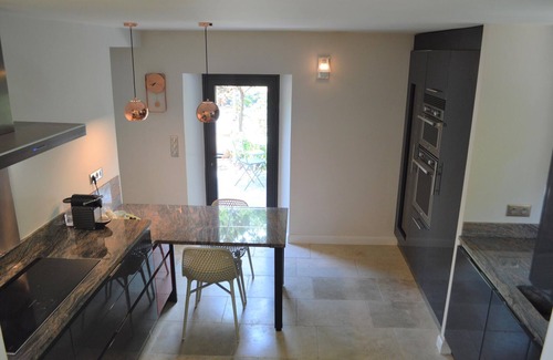 Saint-Paul-en-Foret Casa | Villa única con piscina privada