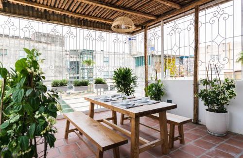 Trang Tien Apartamento | Unique Villa next to Hoan Kiem Lake with Terrace