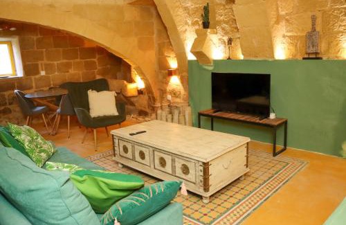San Lawrenz Casa | Unique Village Hideaway