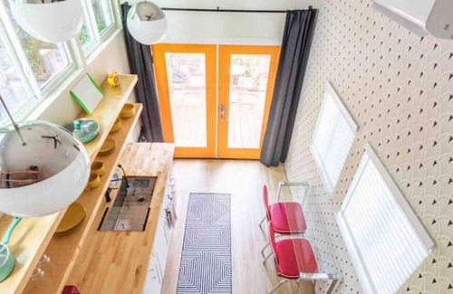 Central East Austin Casa | Unique Vintage Vibes - Cozy Tiny Home close to UT!