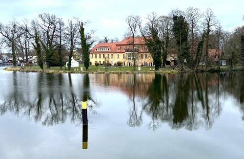 Oberhavel Alquiler De Eote | Unique Water Stay Tiny Hausboot für 2 Personen