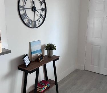 North Bay Village Apartamento | Unique Water Views, free Parking 1bed 1 bath Rooffornomads 416