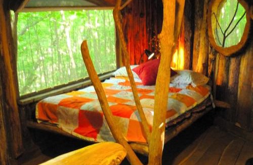 West Pawlet Casa | Uniquely Crafted Tree House Rental near Lake Saint Catherine, Vermont