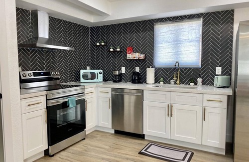 Story Casa | Uniquely remodeled historical district home in Phoenix