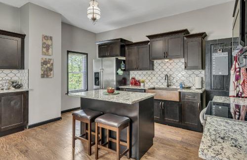 Clarksville Casa | Unit #1 117 Marion St
