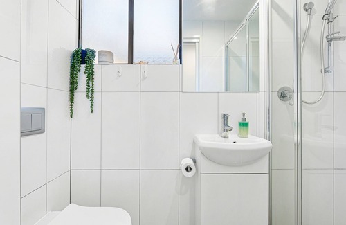 Long Beach Apartamento | Unit 1: Coastal Gem in prime location
