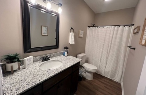 Shelbyville Apartamento | Unit 101Newly built one story apartment on the edge of town