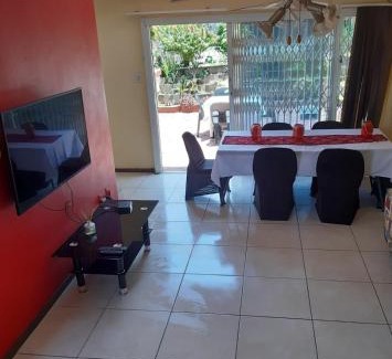Pinetown Apartamento | Unit 15 Holzner Gardens