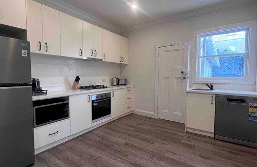 Brighton Casa | Unit 2 250m to Famous Beach Boxes
