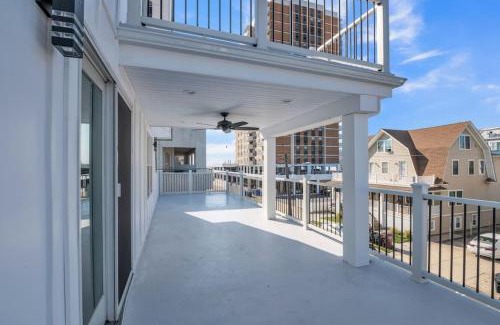 Ventnor City Casa | Unit 2 Beach block Sleeps 20 Ocean Views