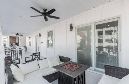 Ventnor City Casa | Unit 2 Beach block Sleeps 20 Ocean Views