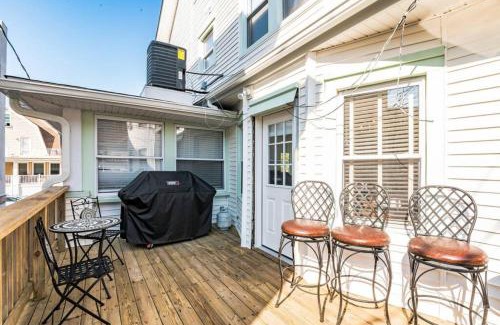 Ventnor City Casa | Unit 2 Beach block Sleeps 20 Ocean Views