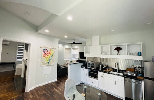 Charlottesville Condominio | Unit 2 Expansive Luxury Suite for up to 4 Persons