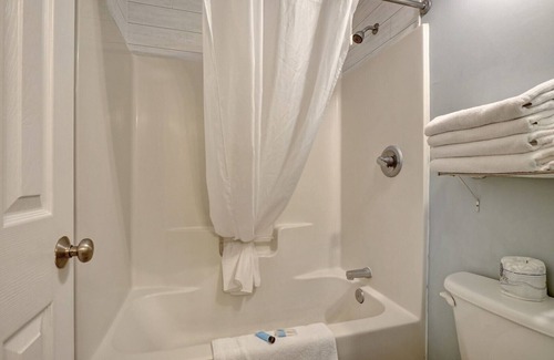 Surf City Hotel | Unit 214SD at Tiffany's Motel