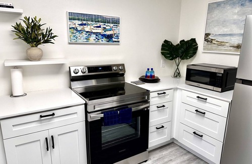 Lauderdale-by-the-Sea Hotel | Unit 2B 3 Bedroom / 3 Bath Penthouse Sleeps 10