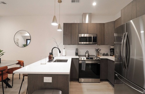 Shaw Cama Y Desayuno | Unit 3: 1BR w/ Queen + Sofa Bed in the Heart of DC